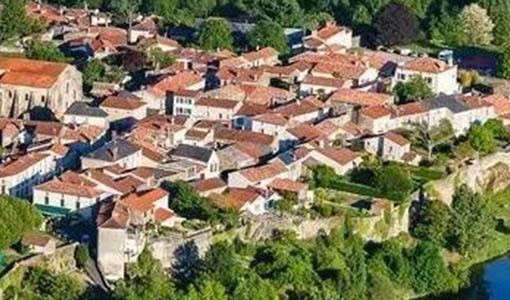 稻城回乡建别墅为什么一定要选专业乡墅公司